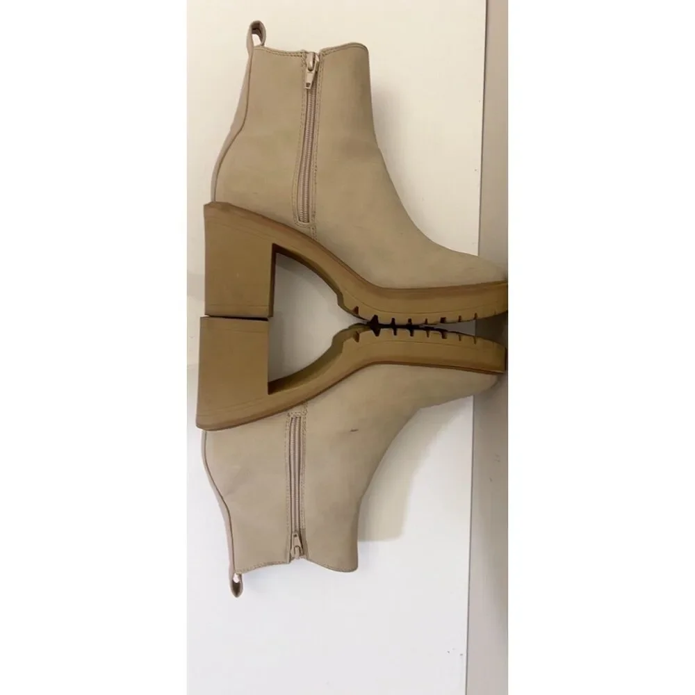 DV by Dolce Vita Jade chelsea boots. Size 8.5